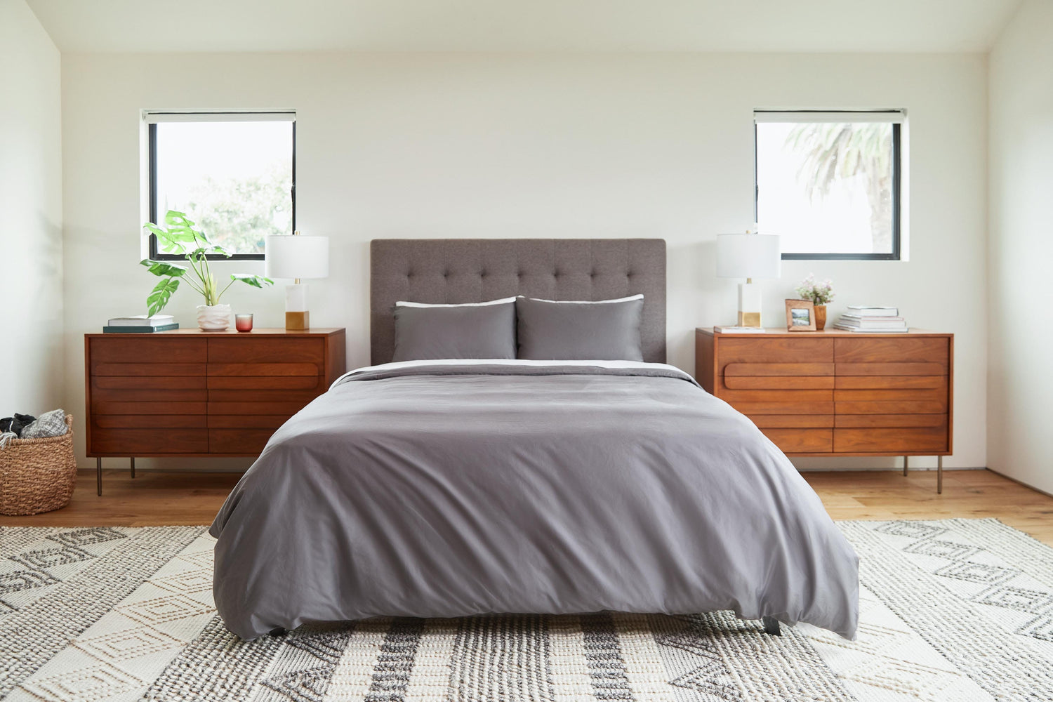 Granite grey Lull Cotton Sheets in a clean living space